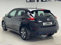 Begagnad Nissan Leaf Acenta 110 kW (150 HK) 2021 Svart Halvkombi