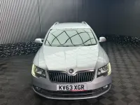 Gebraucht Skoda Superb Elegance 140 PS (102 kW) 2014 Silber Kombi