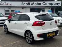 Used Kia Rio 107 HP (78 kW) 2015 White Hatchback