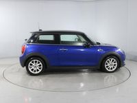 Used Mini Cooper Hatch 134 HP (98 kW) 2018 Blue Hatchback