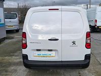 Used Peugeot Partner 100 HP (73 kW) 2021 White MPV