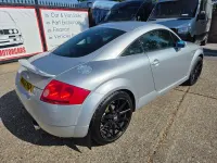 Usado Audi TT 180 HP (132 kW) 2002 Prateado Coupé
