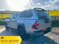Używany Toyota HiLux 201 KM (147 kW) 2026 Srebrny Pickup