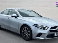 Usado Mercedes A180 Premium 116 HP (85 kW) 2019 Prateado Sedan