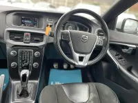 Begagnad Volvo V40 R-Design 122 HK (89 kW) 2017 Svart Halvkombi
