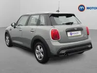 Begagnad Mini Cooper Classic 136 HK (100 kW) 2022 Grå Halvkombi