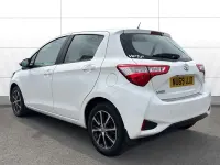 Used Toyota Yaris 111 HP (81 kW) 2019 White Hatchback