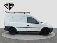 Used Vauxhall Combo 75 HP (55 kW) 2006 White MPV