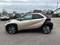 Used Toyota Aygo X 72 HP (52 kW) 2023 Beige SUV