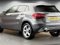 Käytetty Mercedes GLA200 Premium Plus 156 HP (114 kW) 2018 Harmaa Katumaasturi