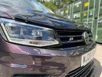 Usado VW Caddy Maxi Highline 150 HP (110 kW) 2020 Roxo Monovolume