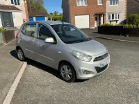Usado Hyundai i10 Active 86 HP (63 kW) 2012 Prateado Citadino