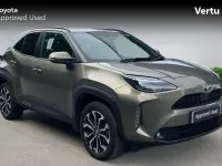 Used Toyota Yaris Hybrid Design 116 HP (85 kW) 2024 Titan bronze (metallic paint) Estate