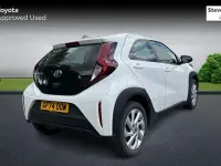 Used Toyota Aygo X PURE 72 HP (52 kW) 2024 White SUV