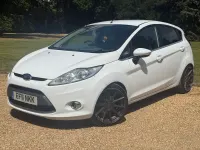 Used Ford Fiesta Titanium 2011 White Hatchback