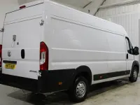 Used Vauxhall Movano 140 HP (102 kW) 2023 White MPV