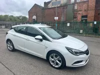 Begagnad Vauxhall Astra SRi 150 HK (110 kW) 2019 Vit Halvkombi