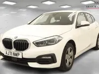 Begagnad BMW 116 Comfort Edition 2022 Vit Halvkombi
