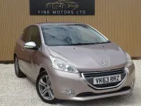 Used Peugeot 208 Allure 82 HP (60 kW) 2013 Pink Hatchback