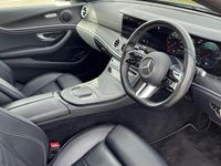 Usado Mercedes E300 AMG line 306 HP (225 kW) 2021 Azul