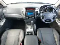 Usado Mitsubishi Shogun 187 HP (137 kW) 2016 Verde SUV