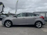 Used Ford Focus Zetec 125 HP (91 kW) 2011 Silver Hatchback