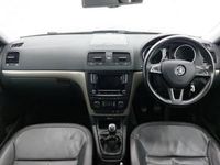 Used Skoda Yeti Elegance 105 HP (77 kW) 2015 Grey SUV