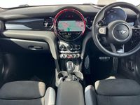 Begagnad Mini John Cooper Works Hatch 228 HK (167 kW) 2021 Grön Halvkombi
