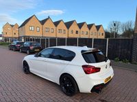 Begagnad BMW 120 Efficient Dynamics 2018 Vit Halvkombi