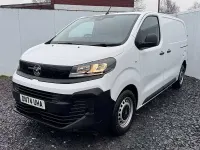 Second-hand Vauxhall Vivaro S 120 CP (88 kW) 2024 Alb Monovolum