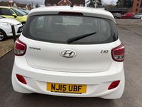 Used Hyundai i10 Premium 66 HP (48 kW) 2015 White Hatchback