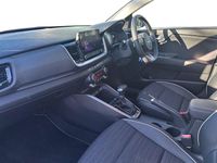 Used Kia Stonic GT-Line 100 HP (73 kW) 2025 White pearl SUV