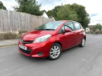 Used Toyota Yaris 99 HP (72 kW) 2012 Red Hatchback