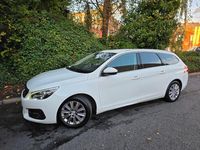 Begagnad Peugeot 308 SW Allure 2020 Vit Kombi