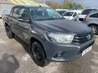 Begagnad Toyota HiLux Active 150 HK (110 kW) 2017 Grå Pickup
