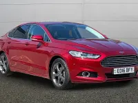 Usado Ford Mondeo Titanium 190 HP (139 kW) 2016 Vermelho Sedan