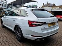 Used Skoda Superb LAURIN & KLEMENT 200 HP (147 kW) 2024 White Estate