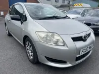 Used Toyota Auris T2 97 HP (71 kW) 2007 Silver Hatchback