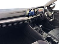Second-hand VW Golf VIII Style 130 CP (95 kW) 2022 Roșu Hatchback