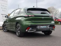 Usado Peugeot 308 Allure Premium 130 HP (95 kW) 2022 Verde Citadino