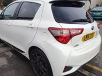 Used Toyota Yaris Hybrid Sport 101 HP (74 kW) 2019 White Hatchback