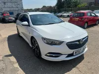 Used Vauxhall Insignia SRi 2017 White Estate