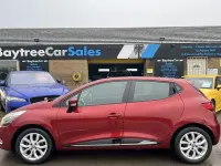 Used Renault Clio Dynamique 75 HP (55 kW) 2016 Red Hatchback