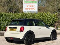 Używany Mini Cooper Hatch 136 KM (100 kW) 2018 Biały Hatchback