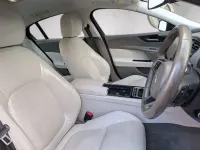 Używany Jaguar XE Portfolio 200 KM (147 kW) 2017 Czarny Sedan/Limuzyna