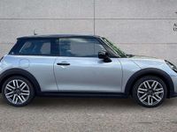 Usado Mini Cooper Hatch 113 kW (154 CV) 2025 Plateado Utilitario