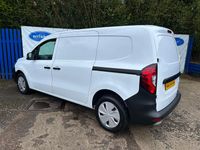 Used Nissan Townstar Acenta 130 HP (95 kW) 2023 White Van