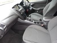 Used Ford Focus Zetec 120 HP (88 kW) 2015 White Hatchback