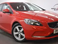 Used Volvo V40 120 HP (88 kW) 2016 Red Hatchback