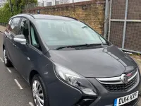 Usado Vauxhall Zafira 140 HP (102 kW) 2014 Cinzento Monovolume